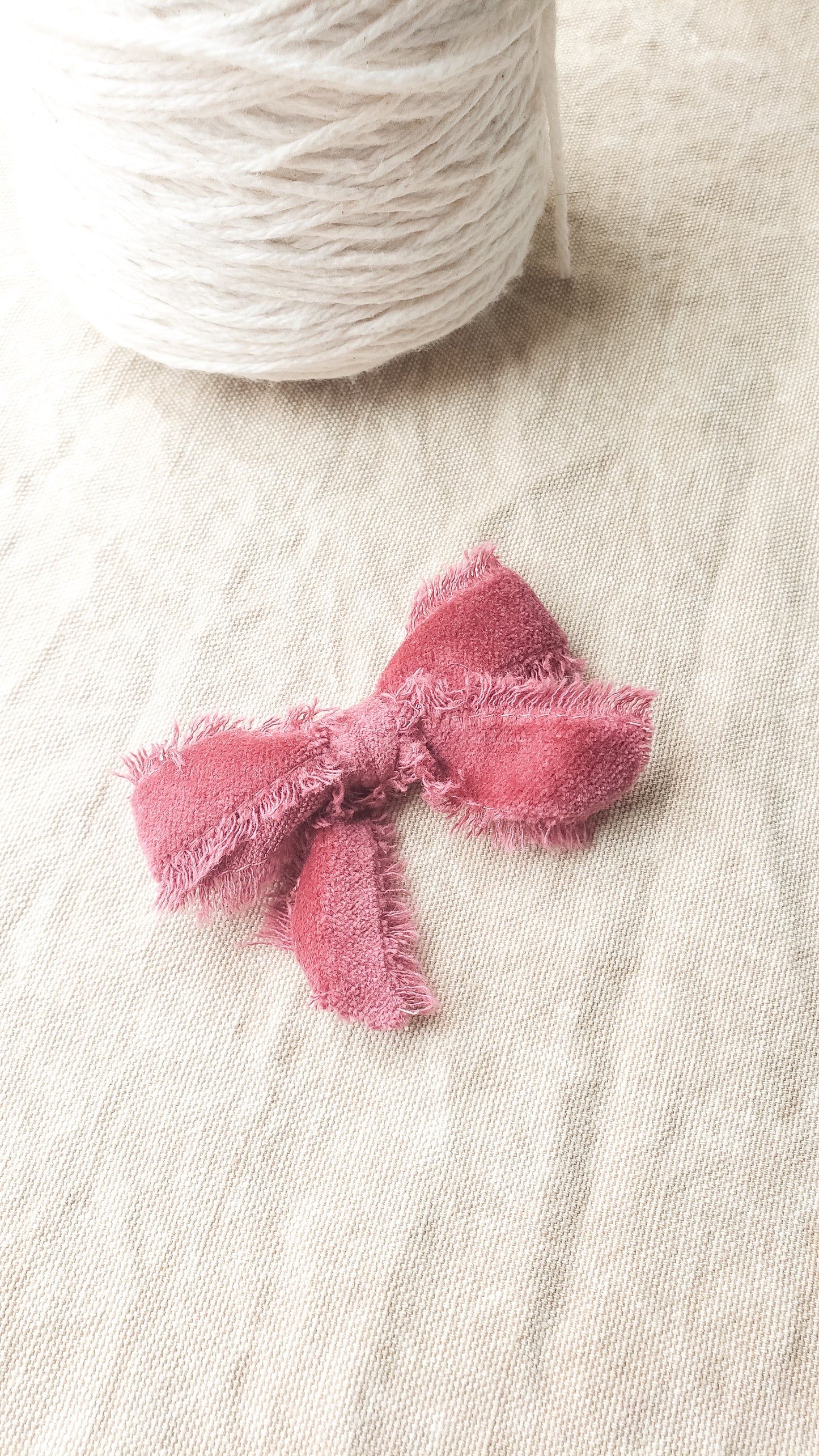 Cordelia Velvet Hairbow in {Berry Pink}