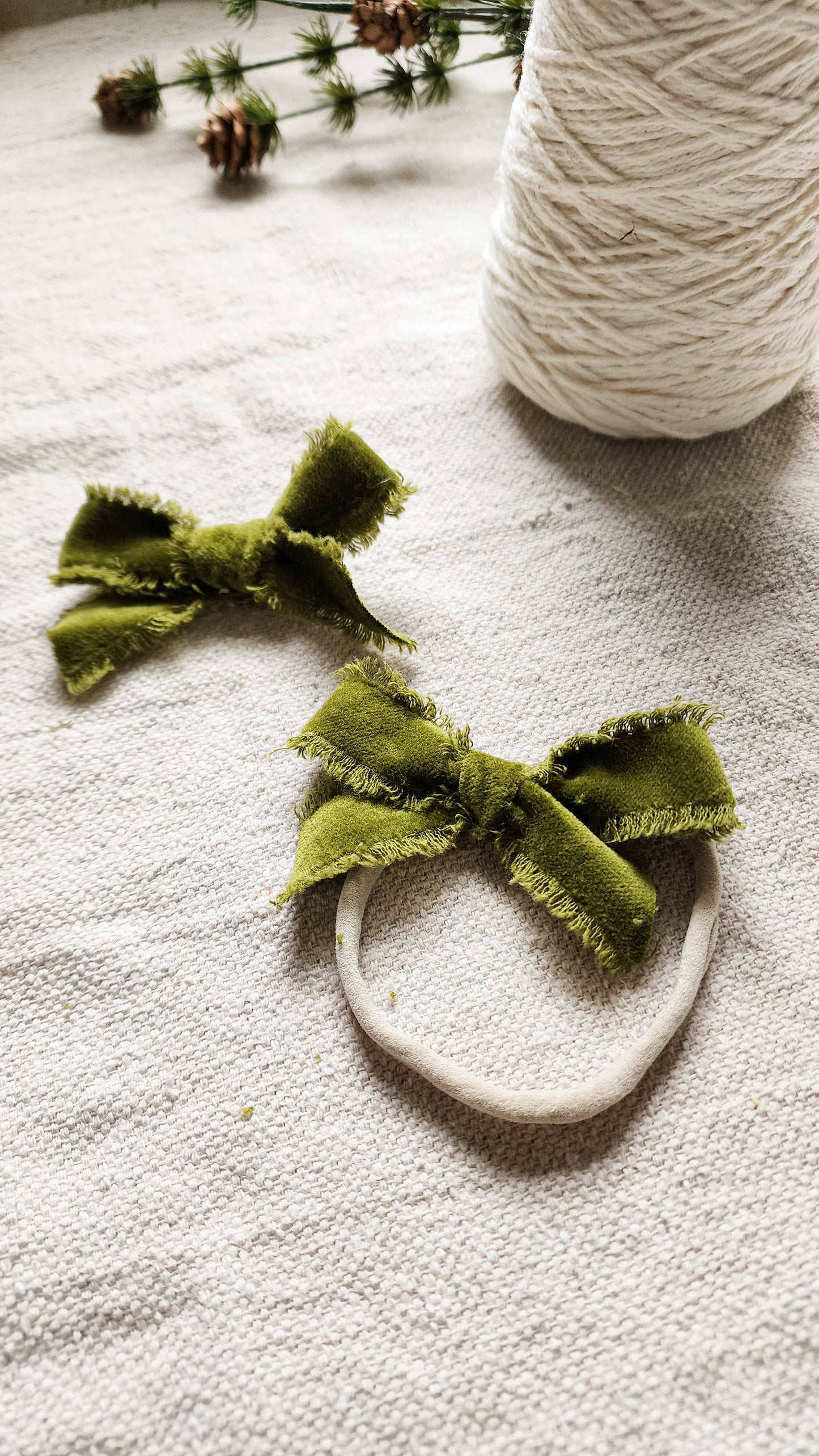 Cordelia Velvet Hairbow in {Pine Green}